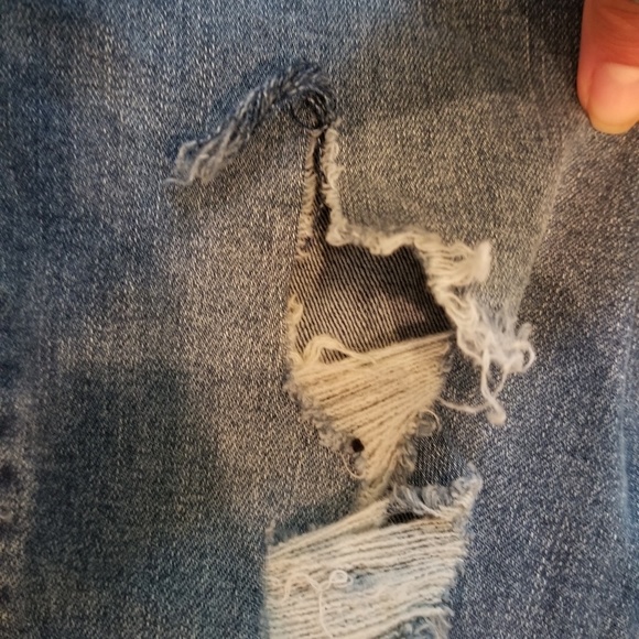 Juniors Refuge skinny ripped Jean's size 0 - Picture 4 of 4